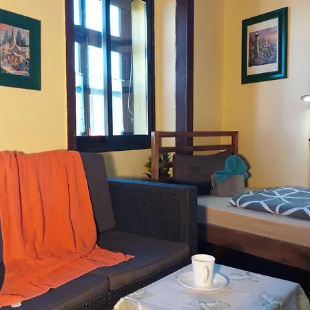 Apartamentos-monasterio-de-san-antonio-kleines-studio-15qm-fuer-junge-leute Lägenhet