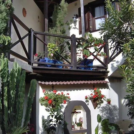Lägenhet Apartamentos-monasterio-de-san-antonio-kleines-studio-15qm-fuer-junge-leute *
